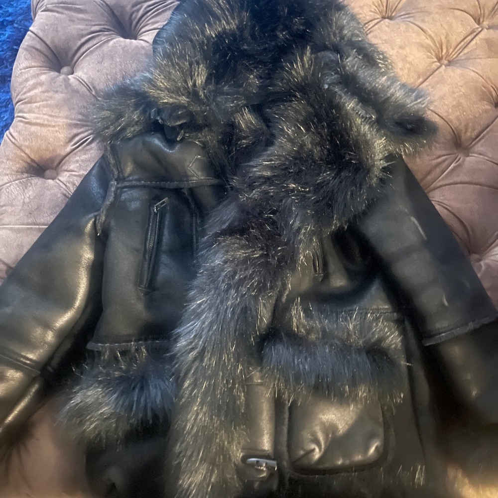 Children’s Unisex Black Shearling Coat ( for age 4 years, 5yr, or 6yr ) - Picture 4 of 4